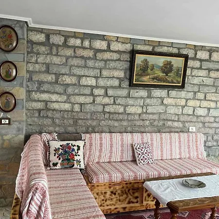 Appartamento Stone House Kleopatra Gjirokastër