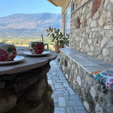 Stone House Kleopatra *