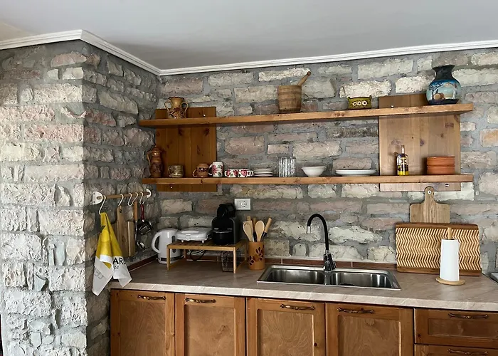 Stone House Kleopatra *